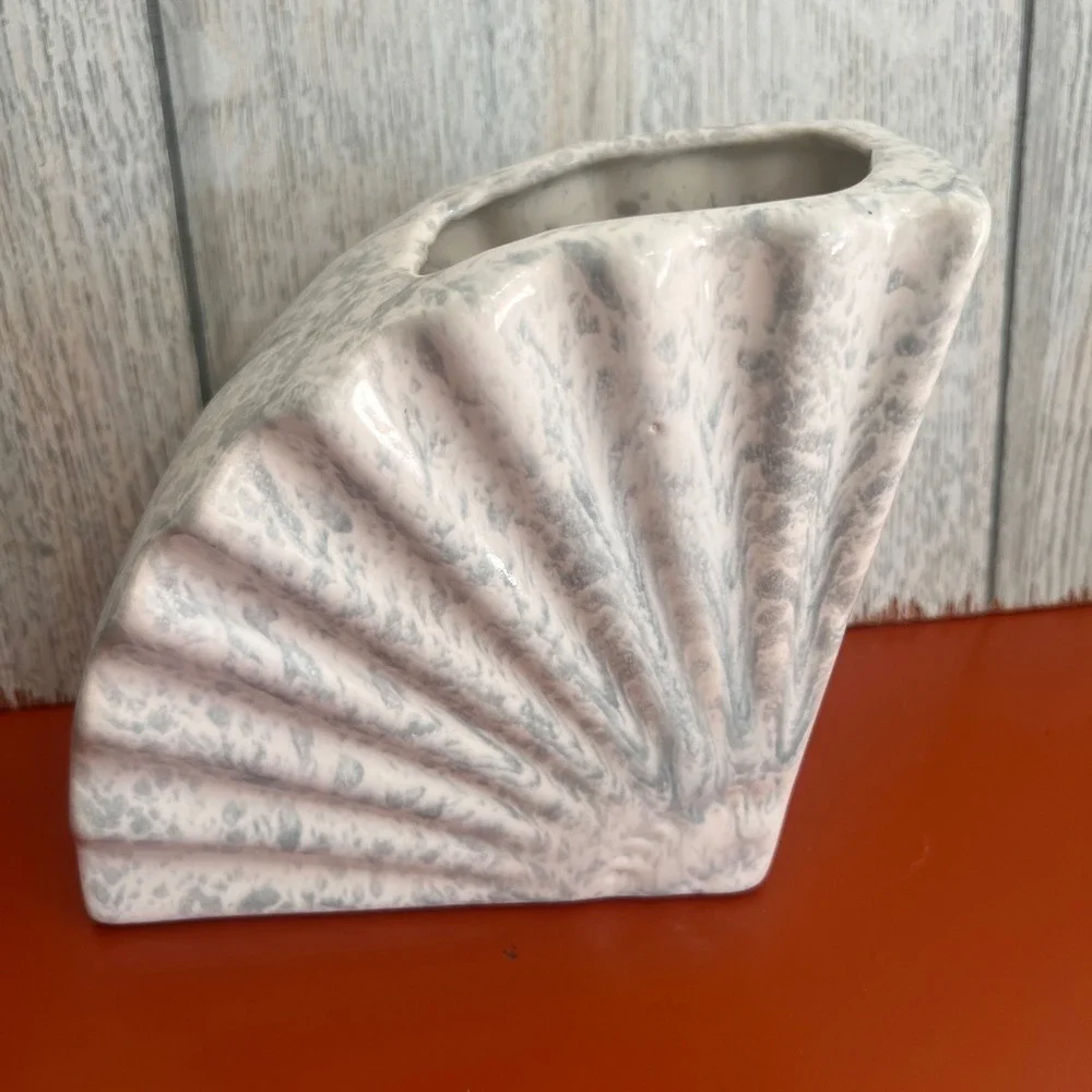 Vintage Ceramic Fan Vase Art Deco‎ Style Gray White Sponge Glaze Pleated 6 Inch